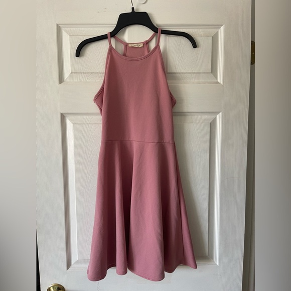 Olivia Rae Dresses & Skirts - Olivia Rae Pink Dress size small- like new